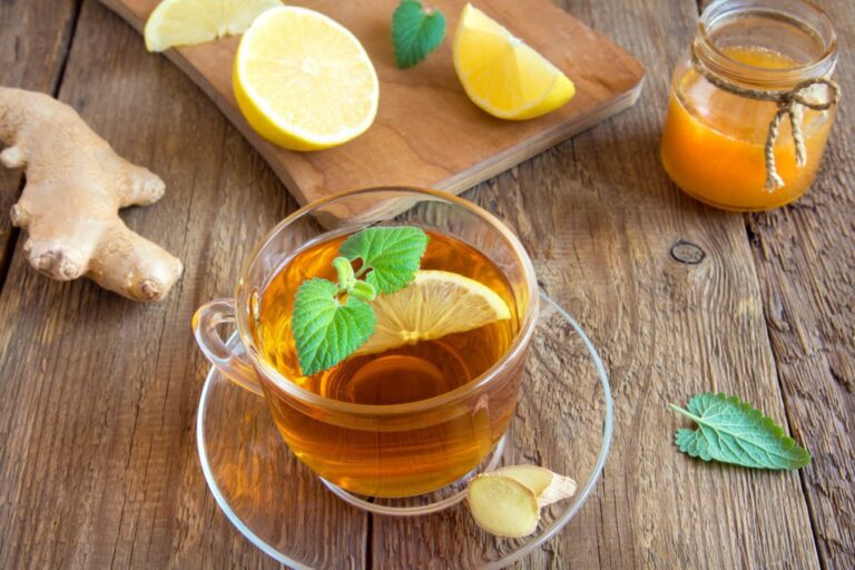 Chá de limão é bom para gripe, tosse e diarreia: veja os 28 benefícios