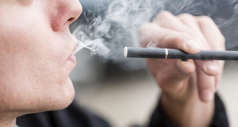 Vape Ou Cigarro Eletrônico Faz Mal O Que é Como Funciona E Mitos Dicas De Saúde 2265